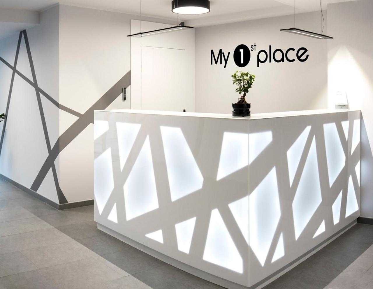 My 1St Place Poznan Aparthotel Exterior photo